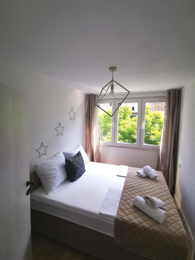 City Center Apartment Bravos Макарска Екстериор снимка