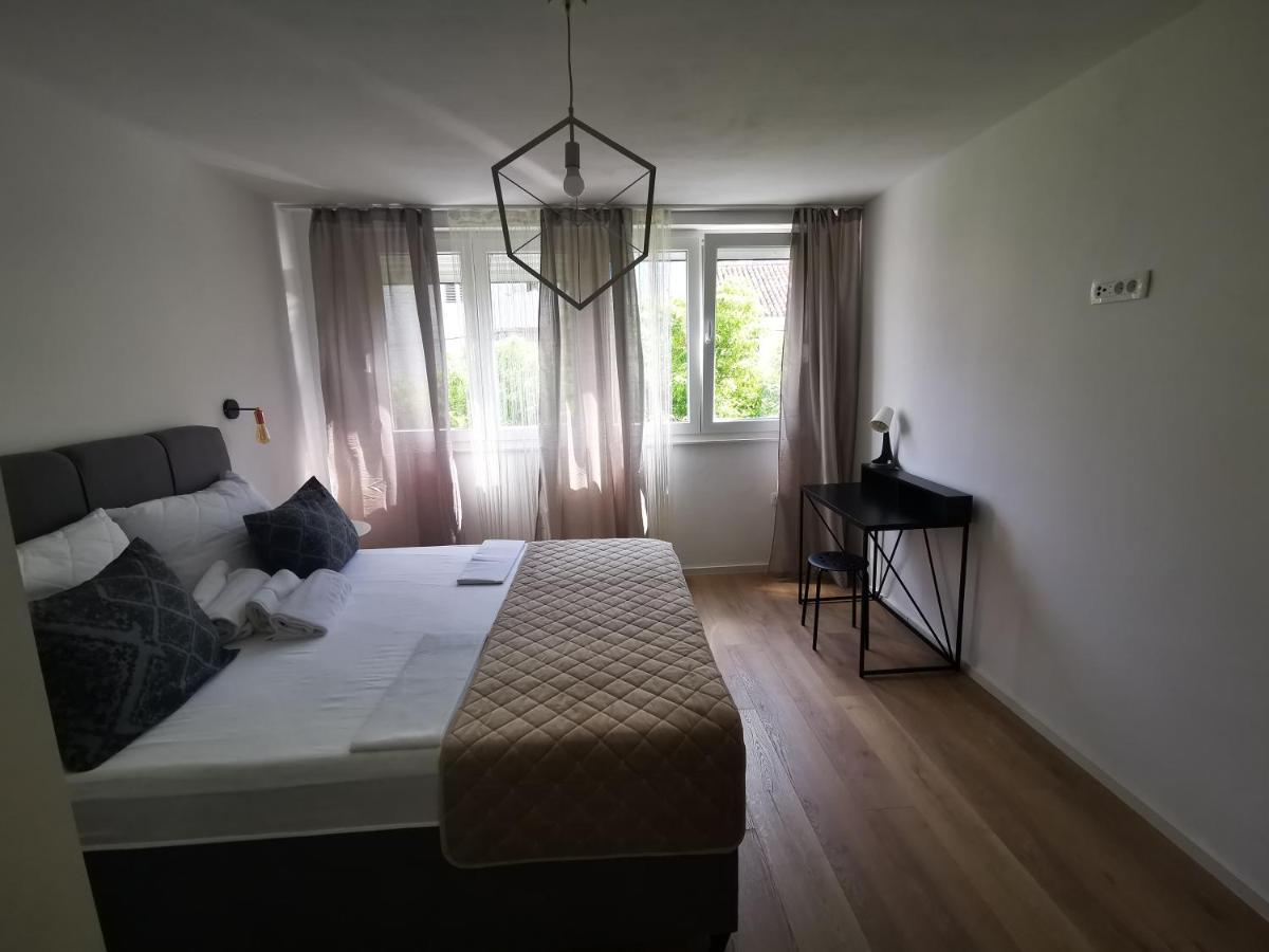 City Center Apartment Bravos Макарска Екстериор снимка